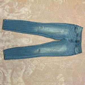 Light wash ripped Maurice’s jeans size xs or 23